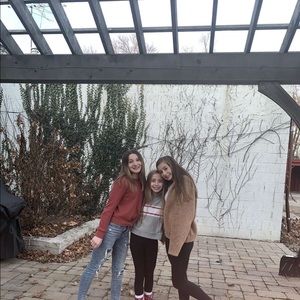 Meet your Posher, Eliza